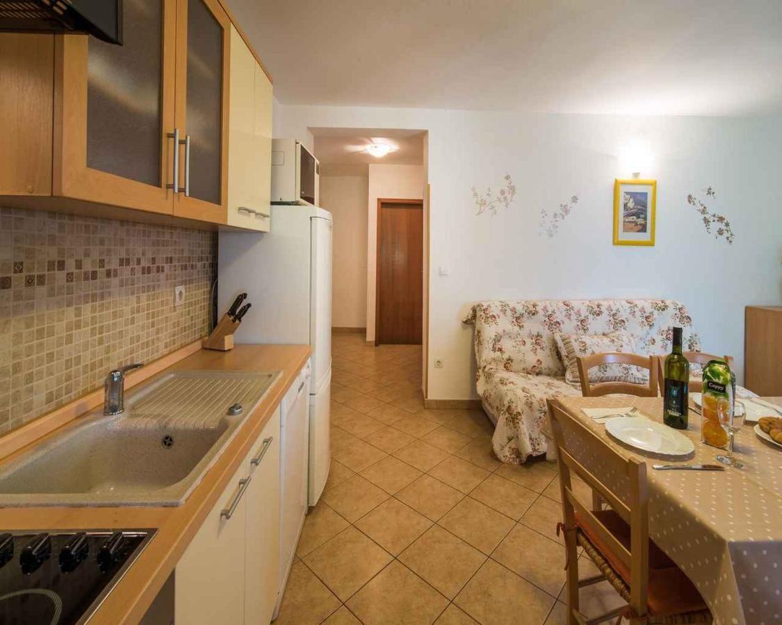 Apartments In Vrbnik/Insel Krk 13597 외부 사진