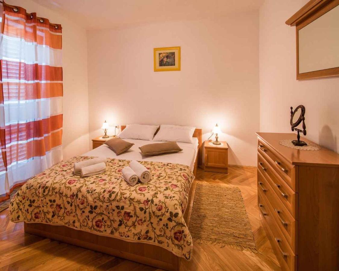 Apartments In Vrbnik/Insel Krk 13597 외부 사진