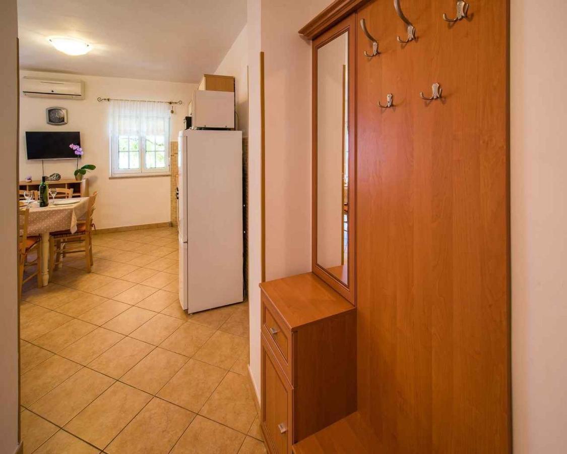 Apartments In Vrbnik/Insel Krk 13597 외부 사진
