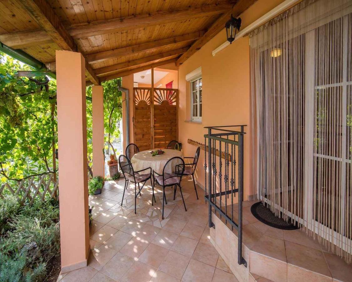 Apartments In Vrbnik/Insel Krk 13597 외부 사진