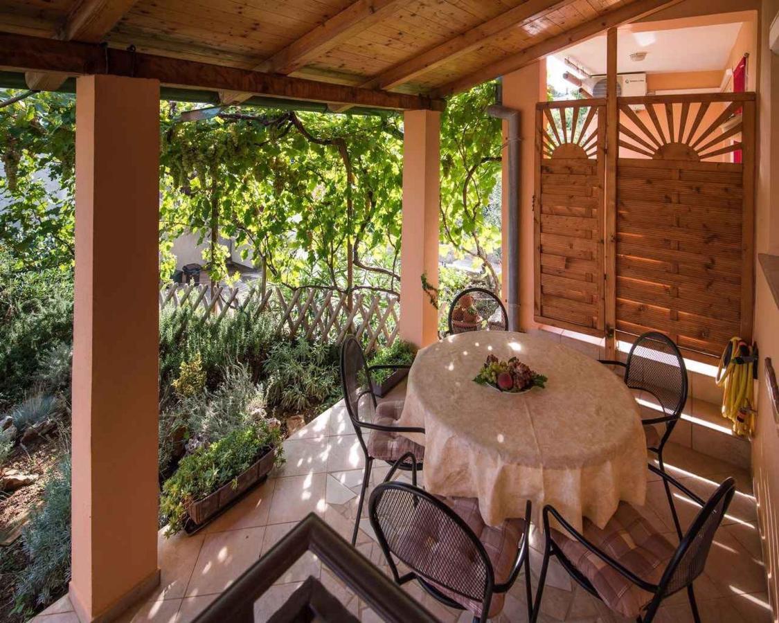 Apartments In Vrbnik/Insel Krk 13597 외부 사진