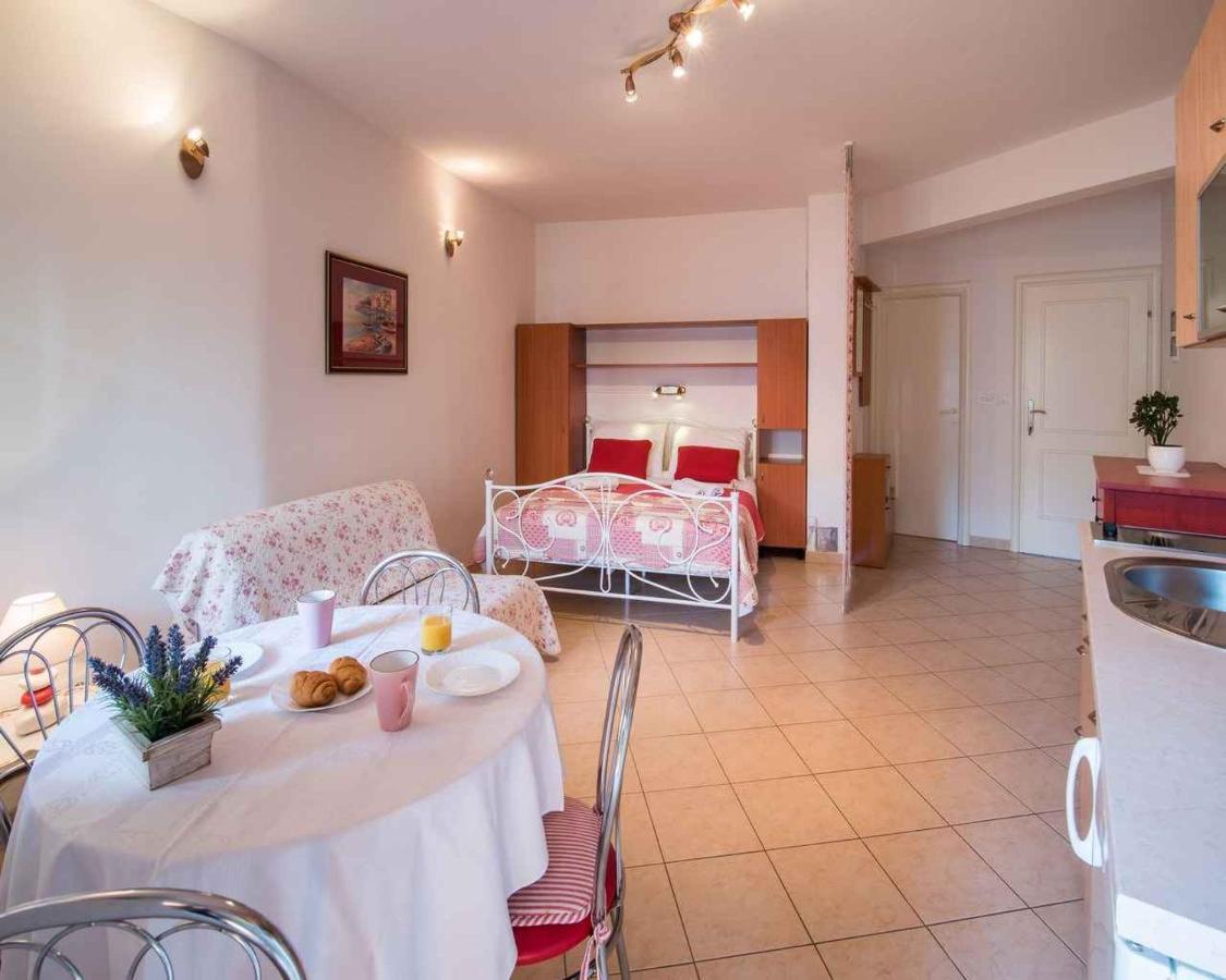 Apartments In Vrbnik/Insel Krk 13597 외부 사진