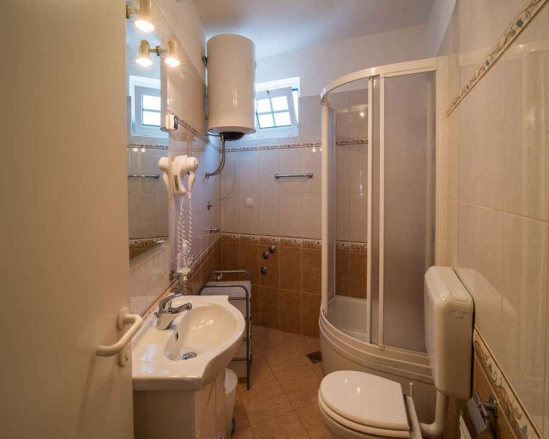 Apartments In Vrbnik/Insel Krk 13597 외부 사진